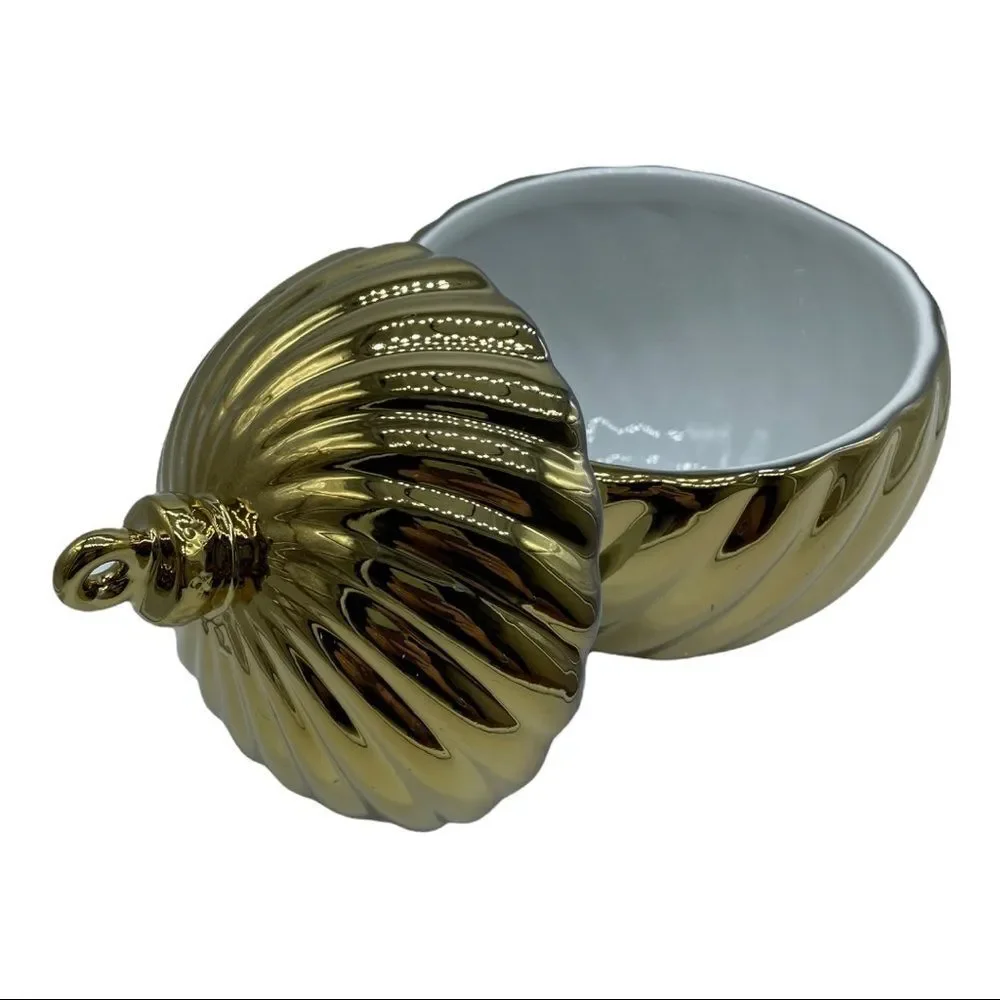 428 - GOLD OR SILVER‎ DECORATIVE ORNAMENT COVERED BOWL
